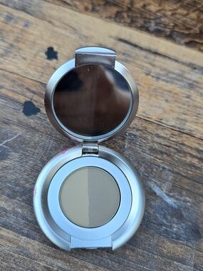 Anastasia Beverly Hills Medium Ash Brown Powder Duo